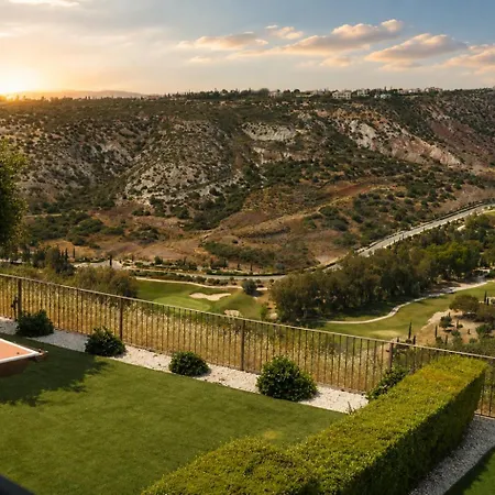 Luxury 2br In Aphrodite Hills Shared Pool & Golf Views *